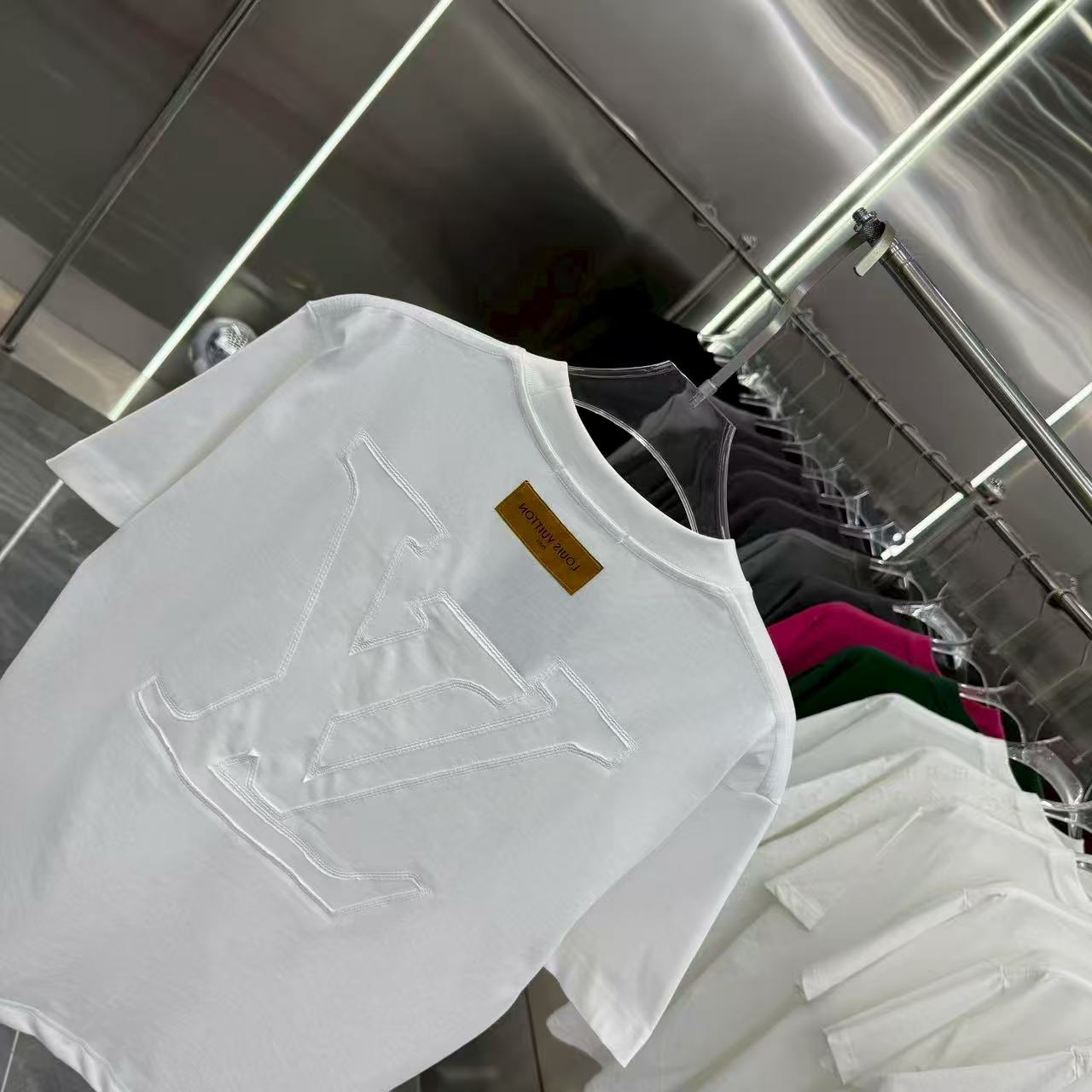 New decal short sleeved T-shirt