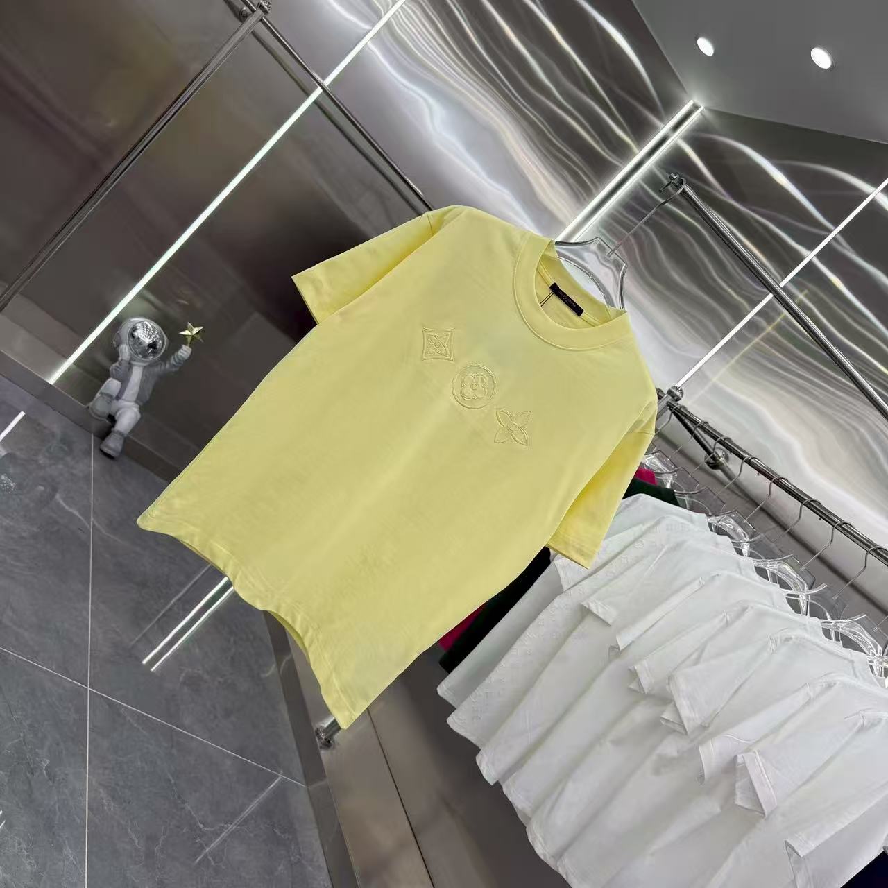 New decal short sleeved T-shirt