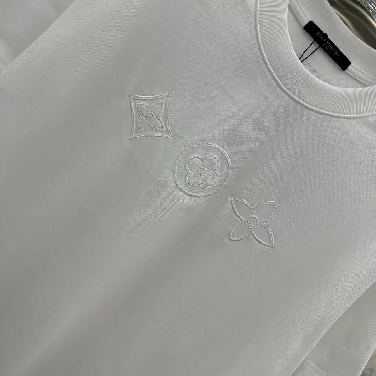 New decal short sleeved T-shirt