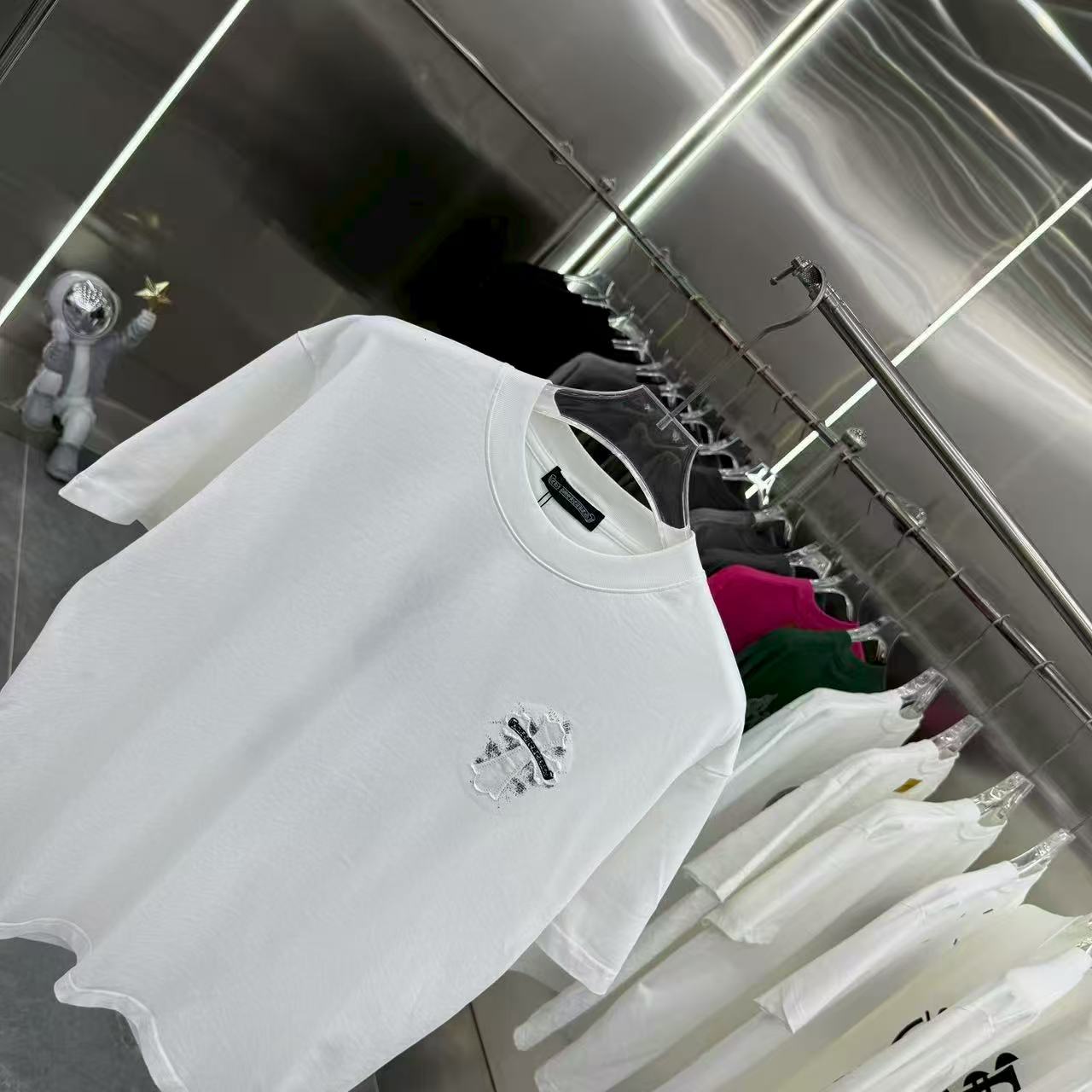 New decal short sleeved T-shirt