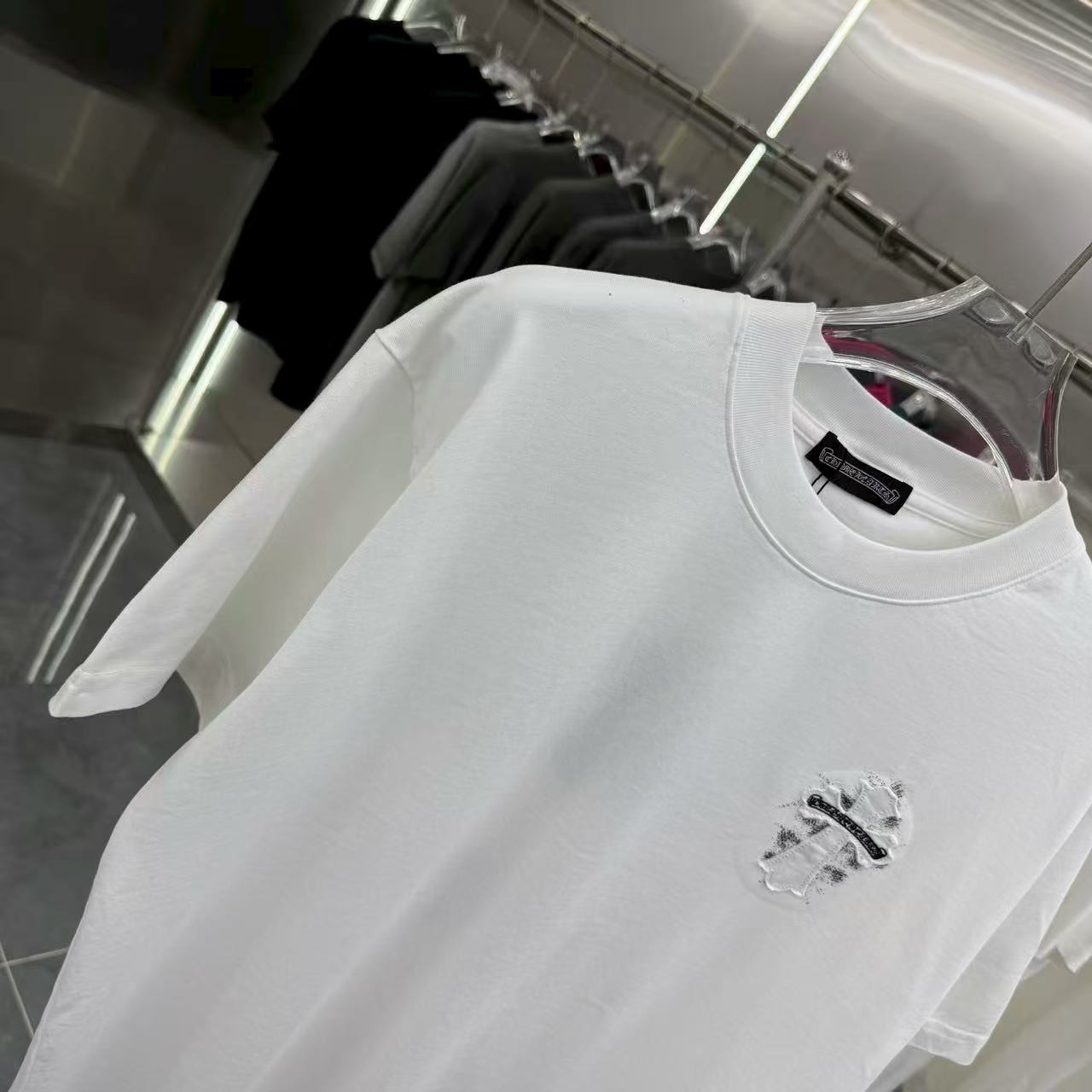 New decal short sleeved T-shirt