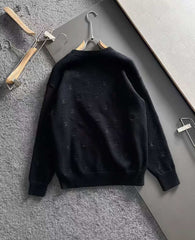 New embroidered round neck long sleeved sweater