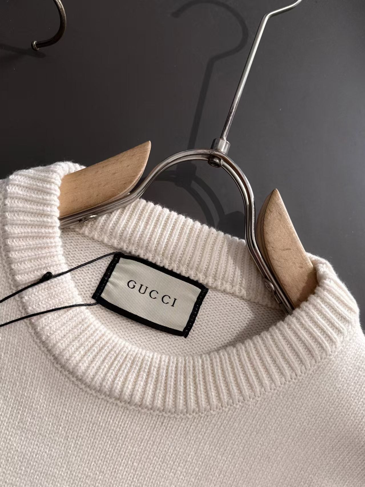 New towel embroidered long sleeved sweater
