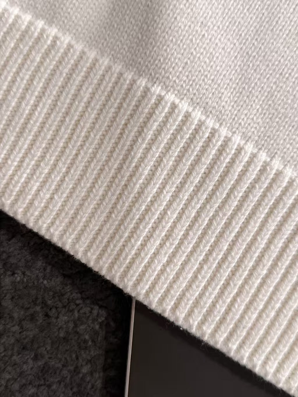 New towel embroidered long sleeved sweater