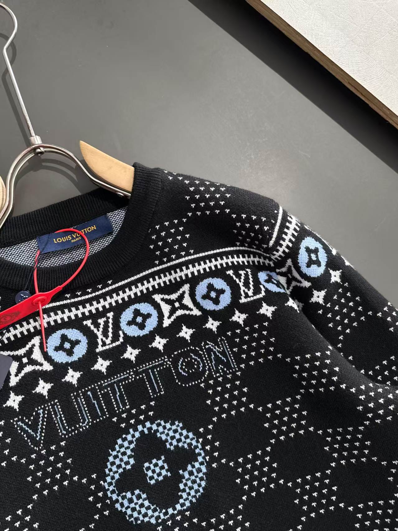 New fully printed long sleeved sweater