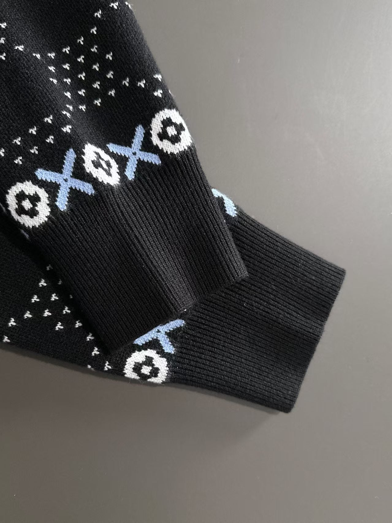 New fully printed long sleeved sweater