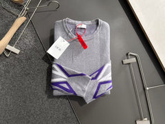 New long sleeved round neck sweater