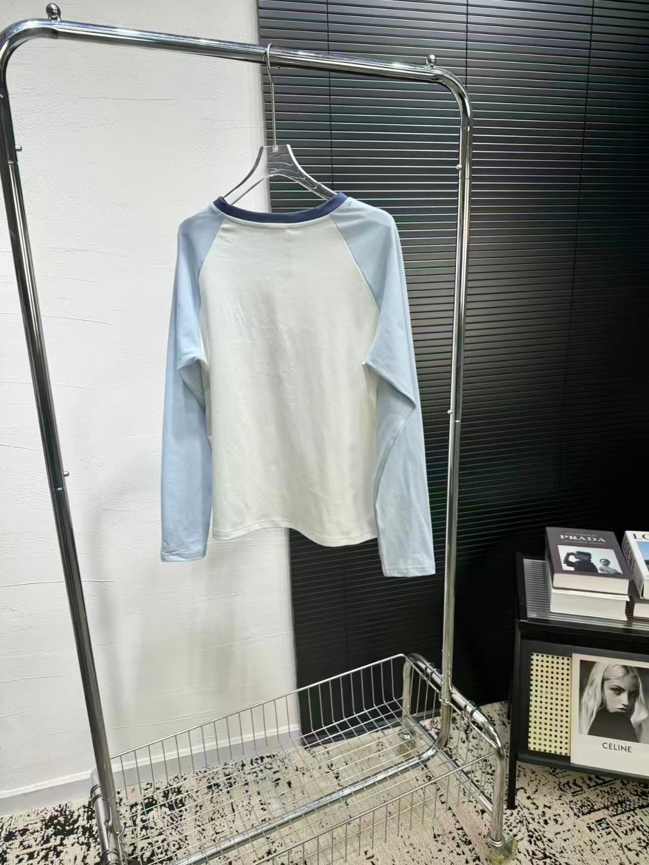 New long sleeved top