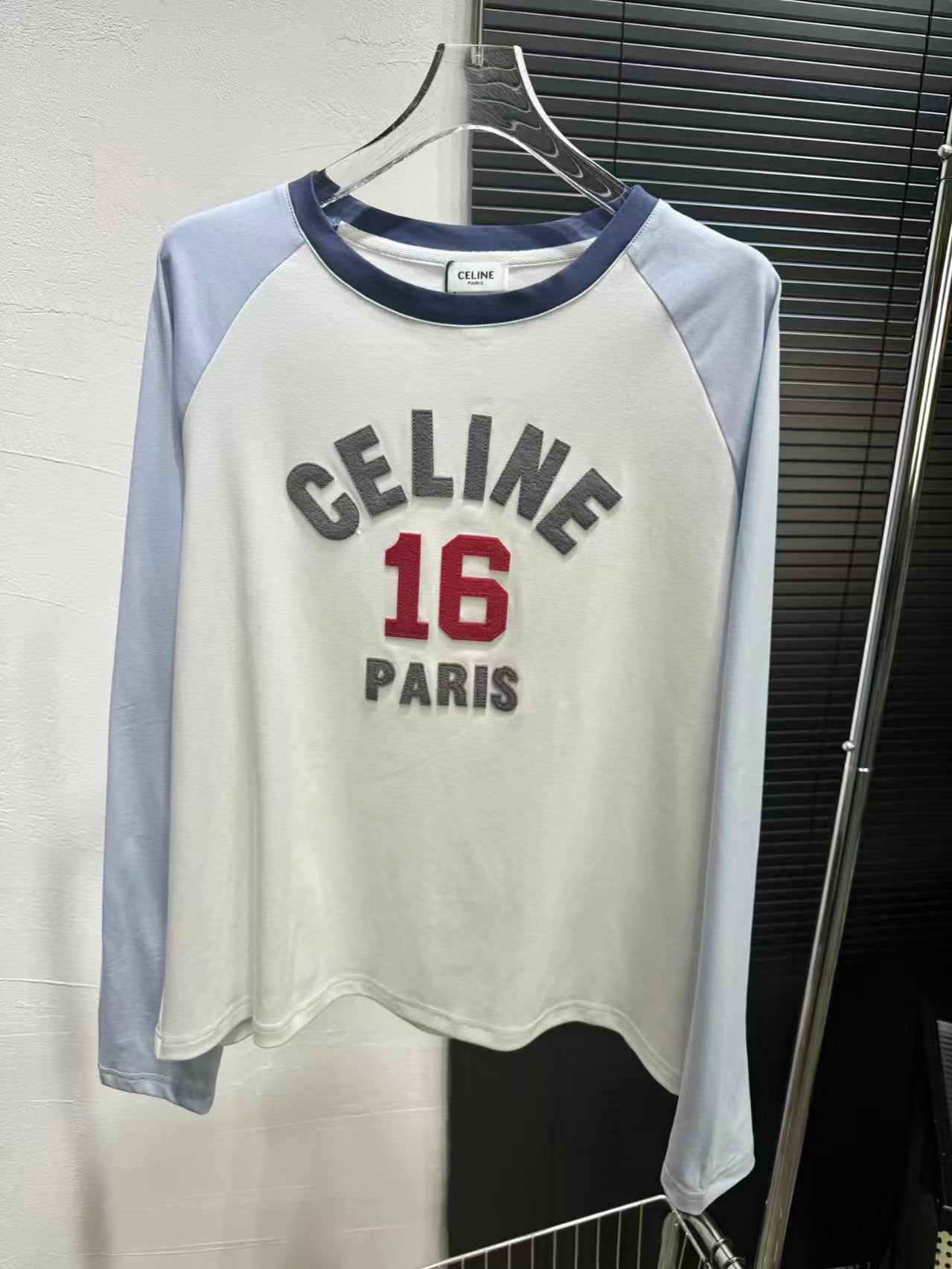 New long sleeved top