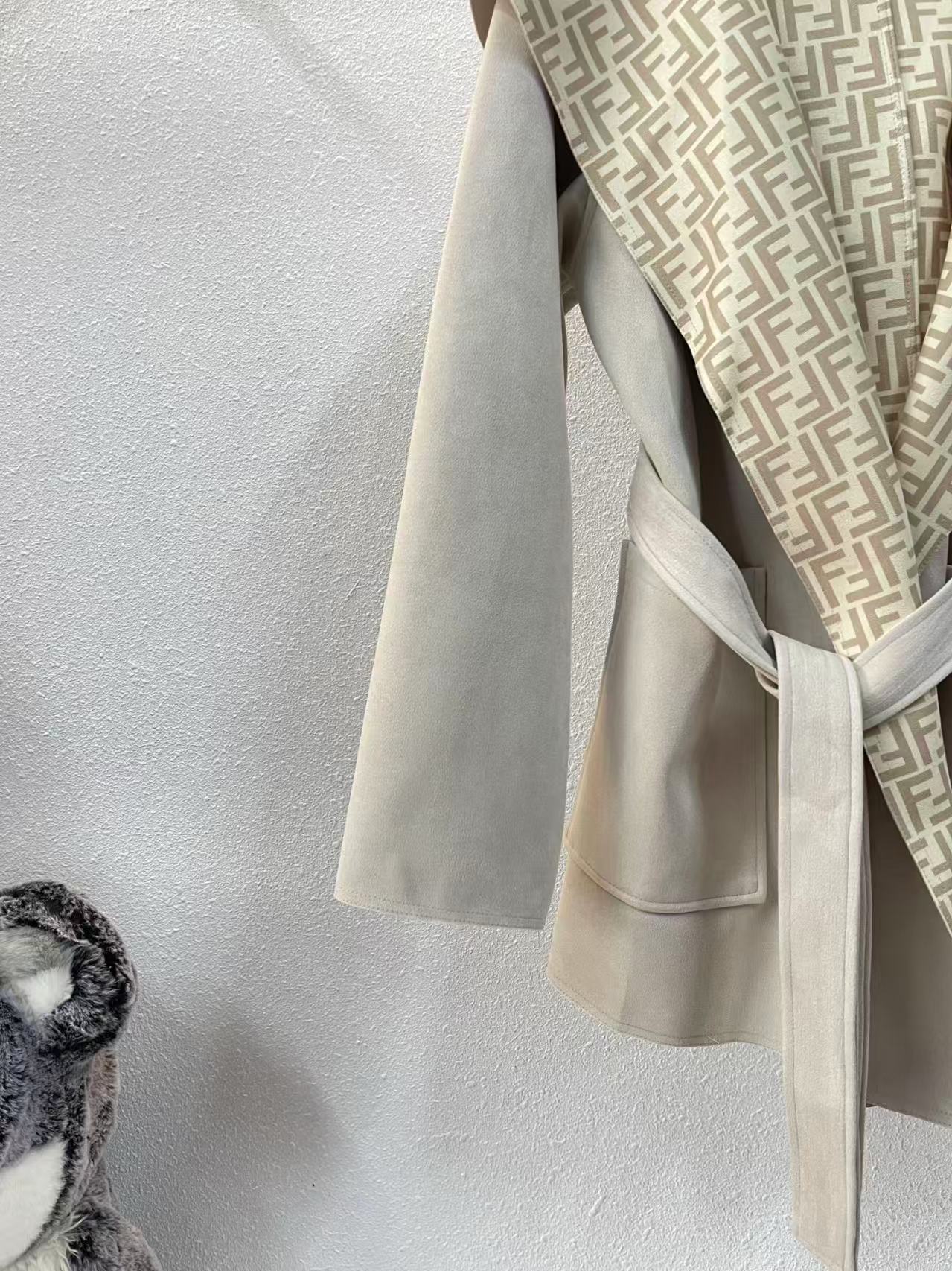 New hooded jacket