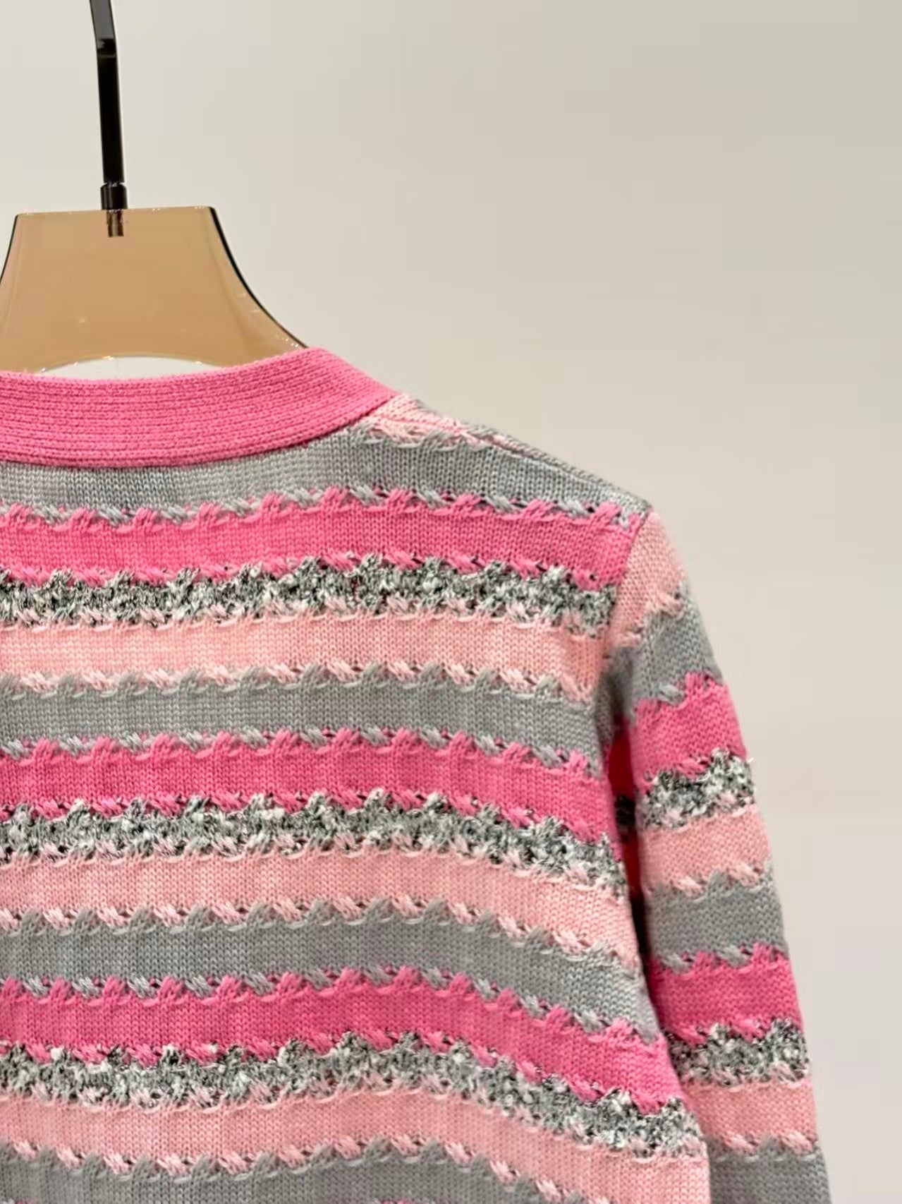 New V-neck Knitted Cardigan