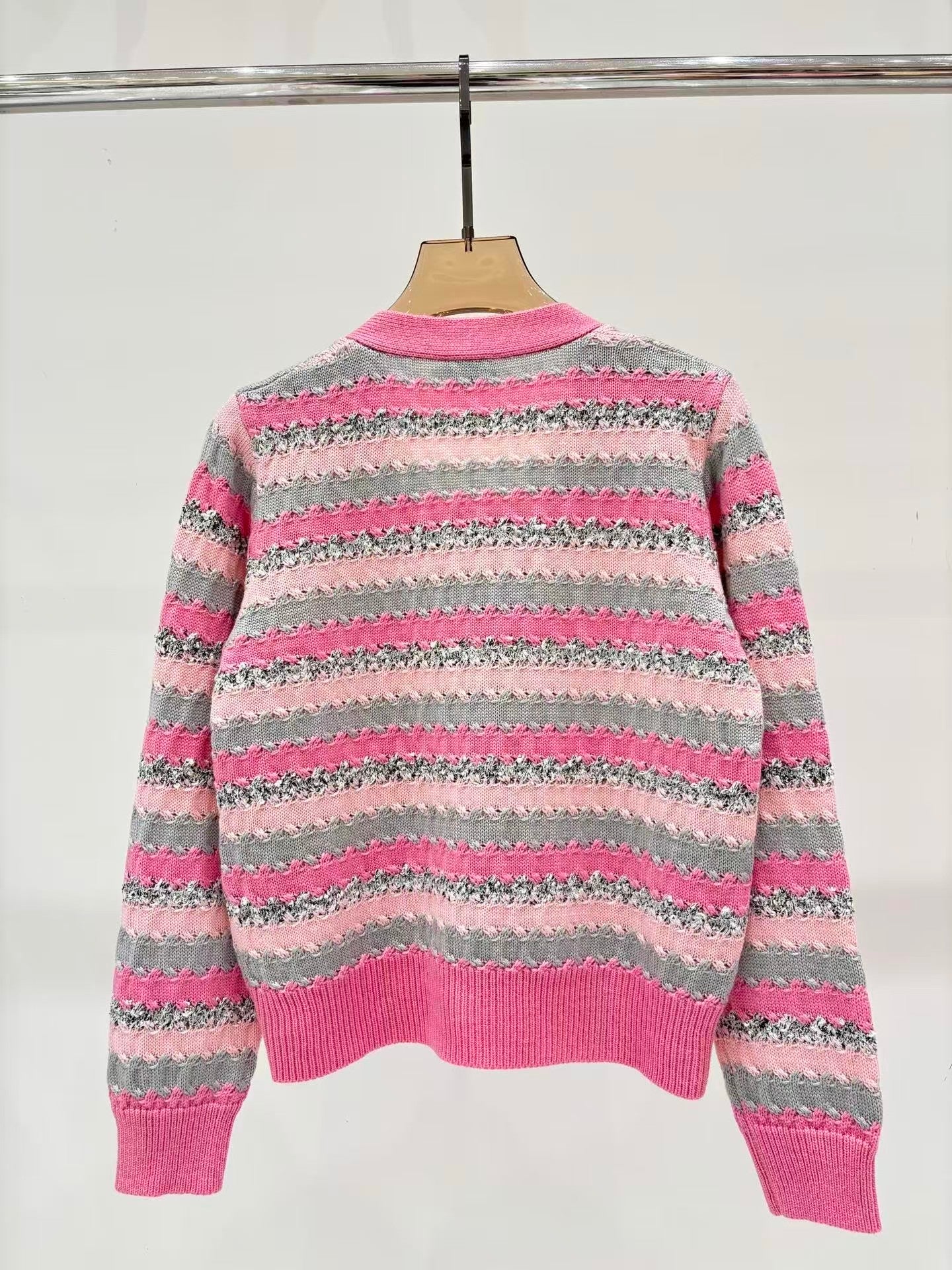New V-neck Knitted Cardigan