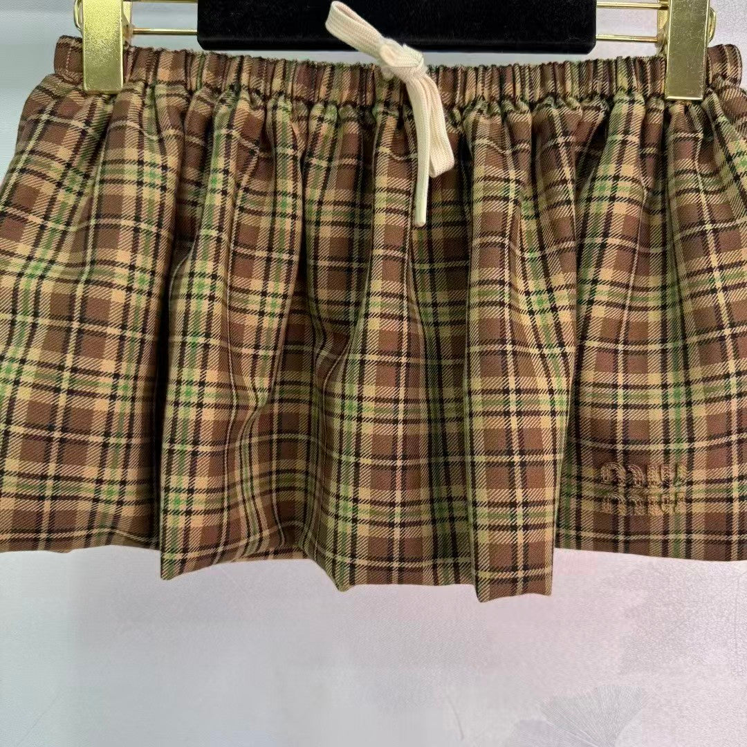 New style fluffy short skirt