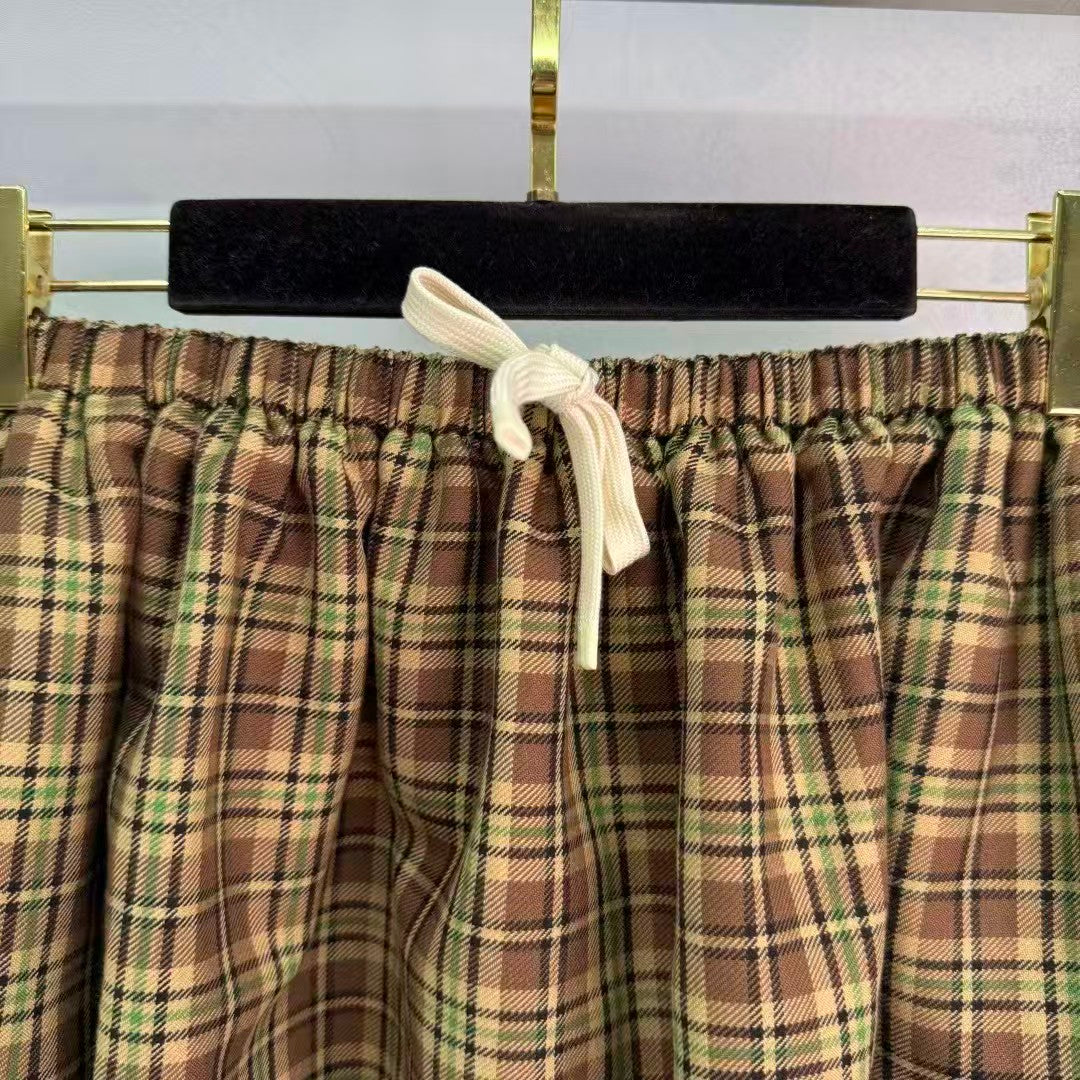 New style fluffy short skirt