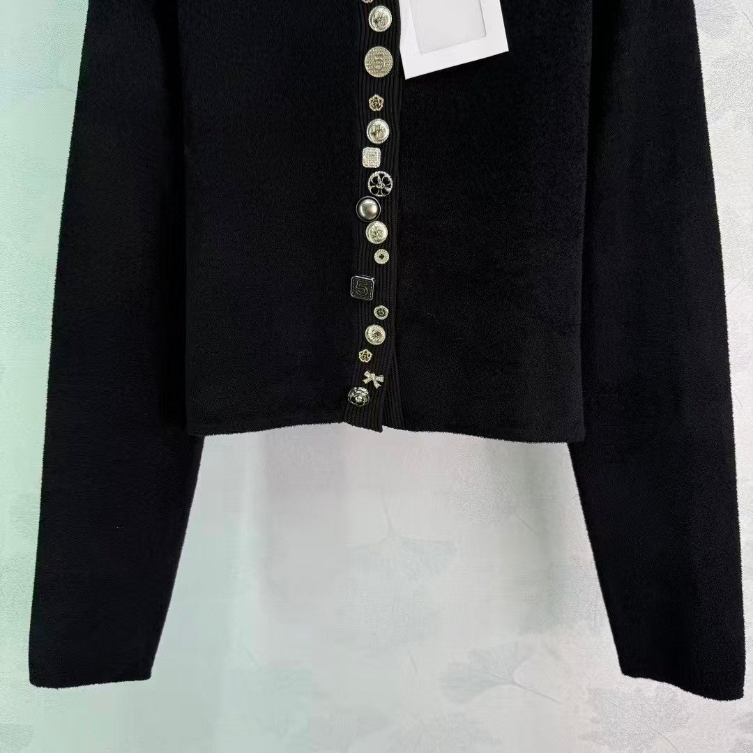 New round neck knitted item