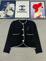 New long sleeved knitted cardigan