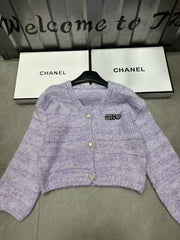 New long sleeved knitted sweater
