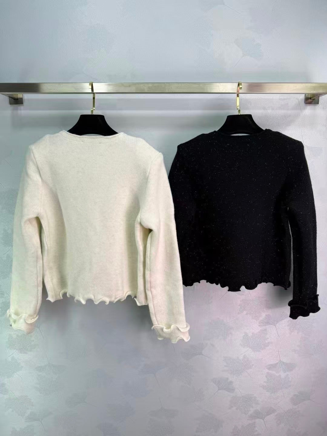 New round neck long sleeved cardigan