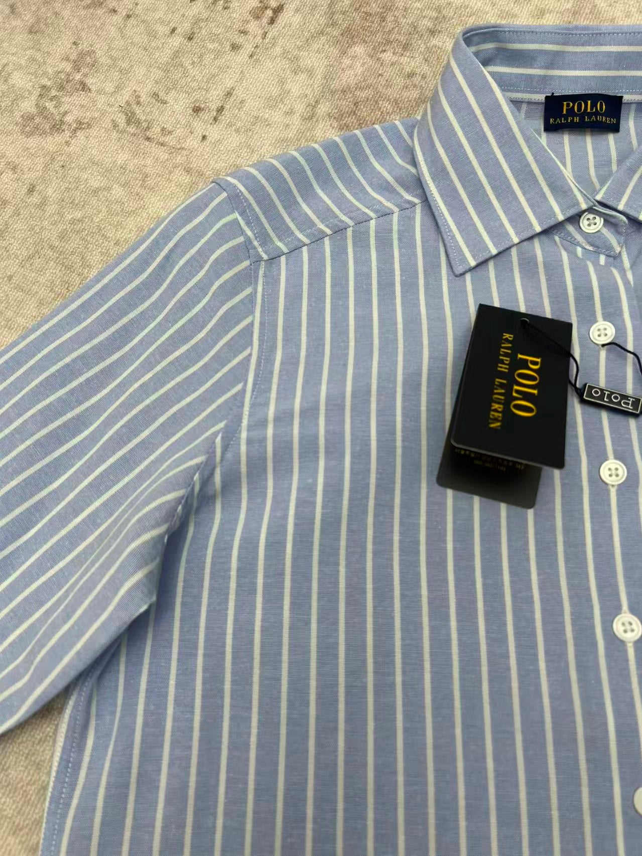 New vertical striped long sleeved shirt