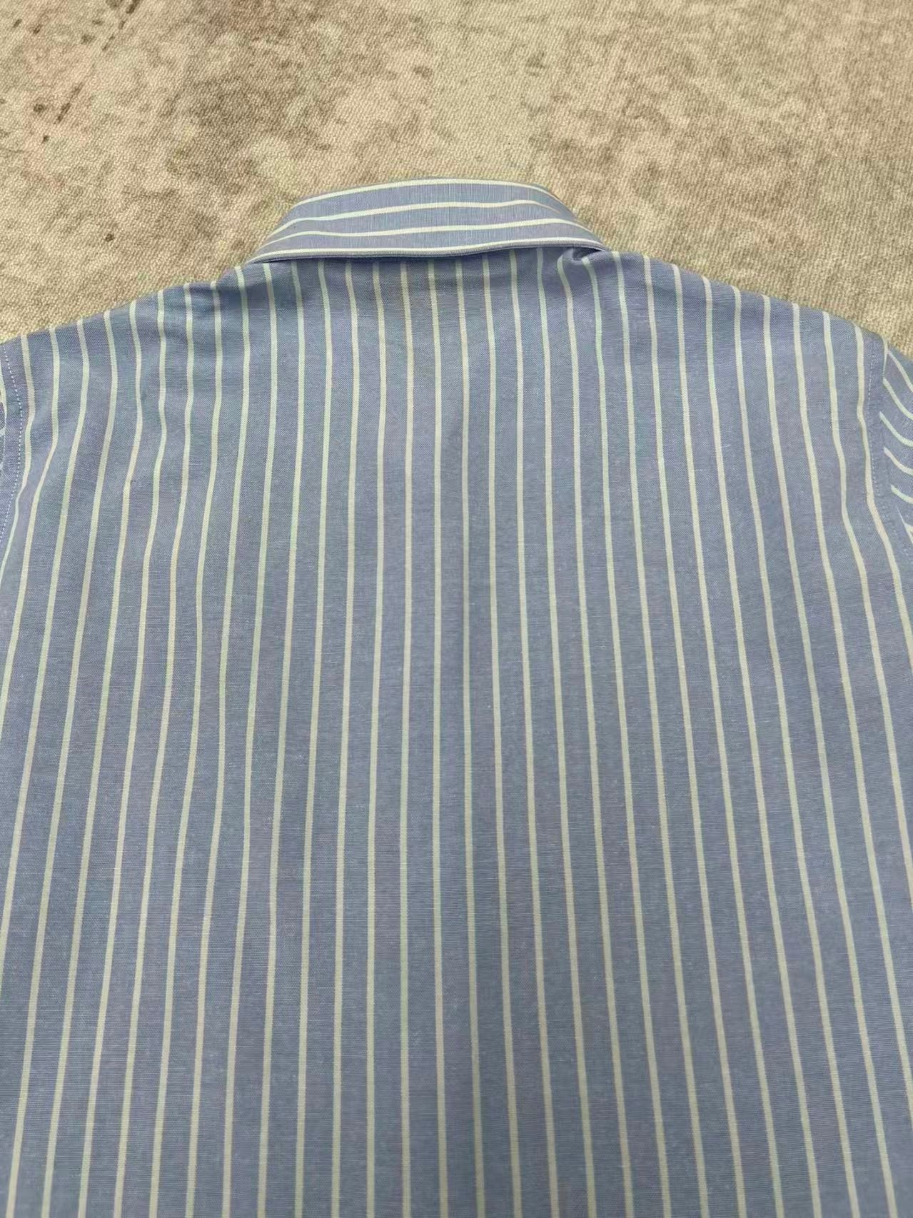 New vertical striped long sleeved shirt