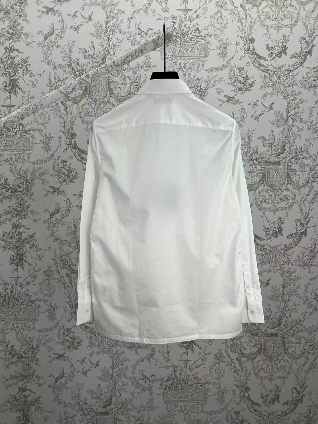 New casual long sleeved shirt