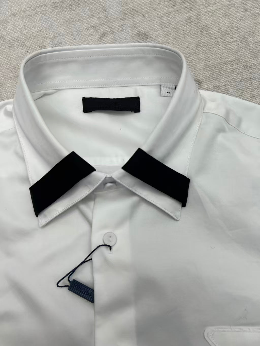 New casual long sleeved shirt