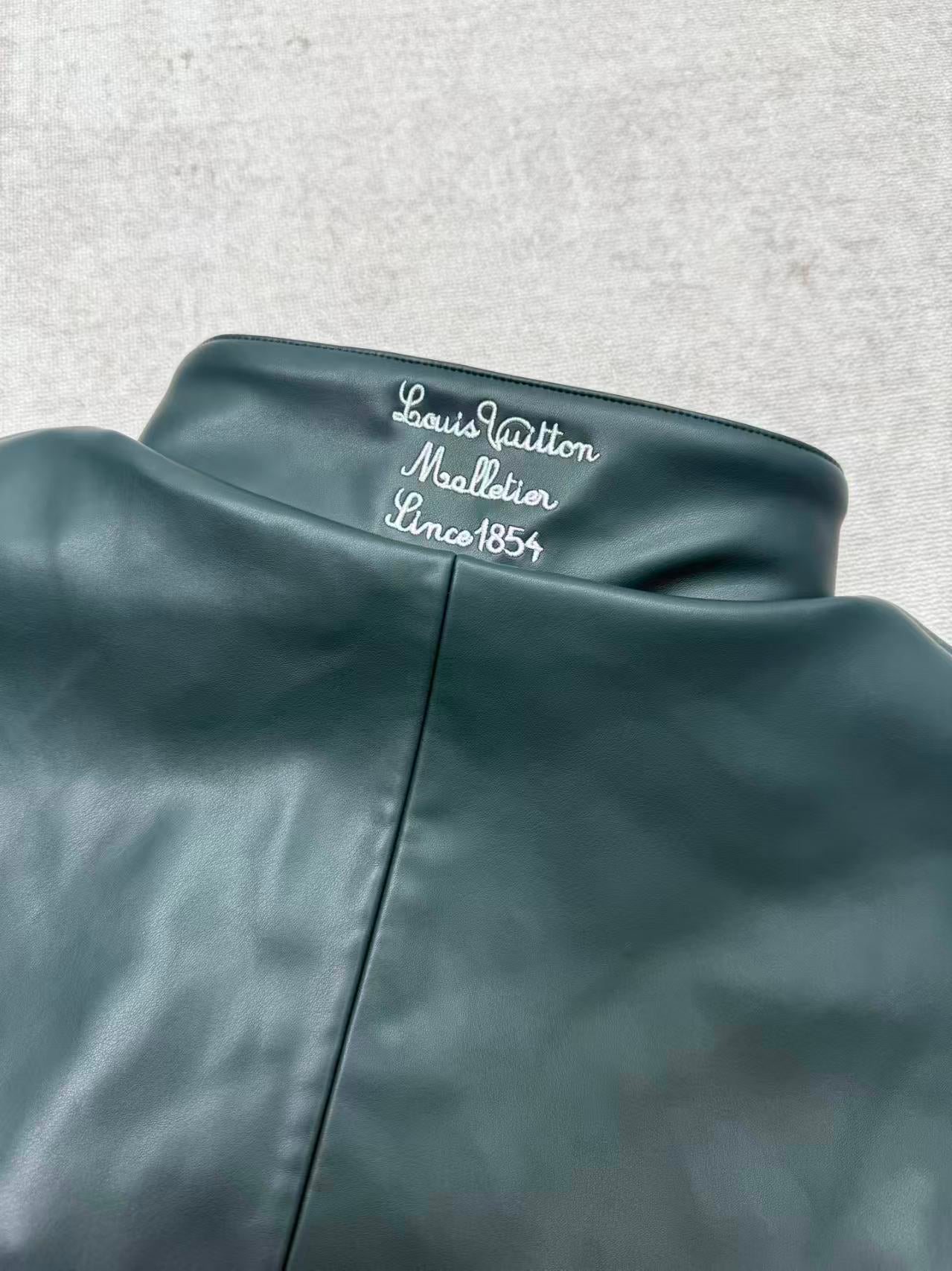 New mixed leather sportswear