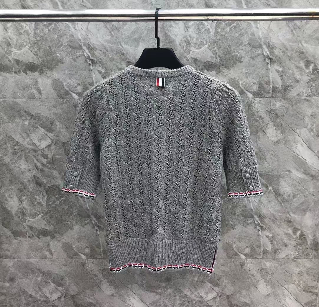 New hollowed out short sleeved cardigan