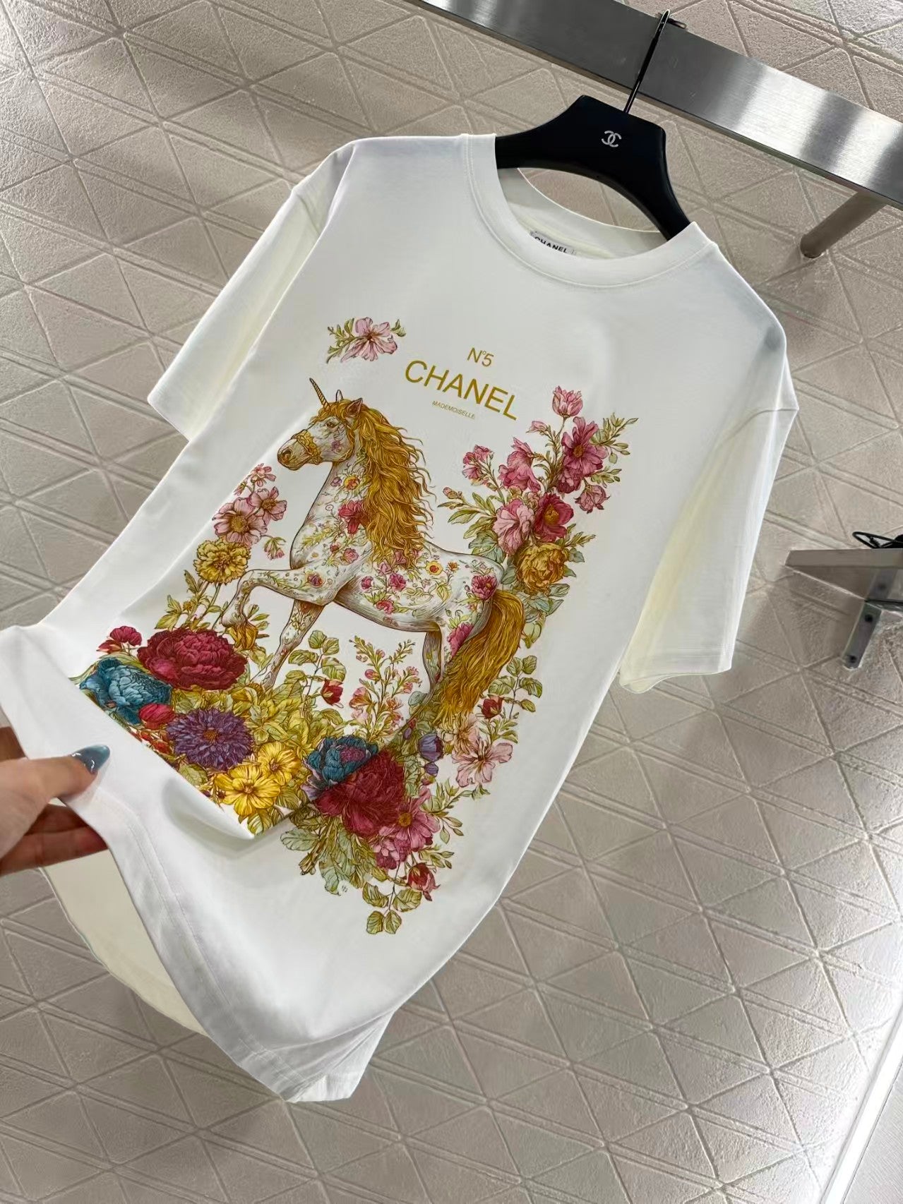 New round neck printed short sleeved shirt