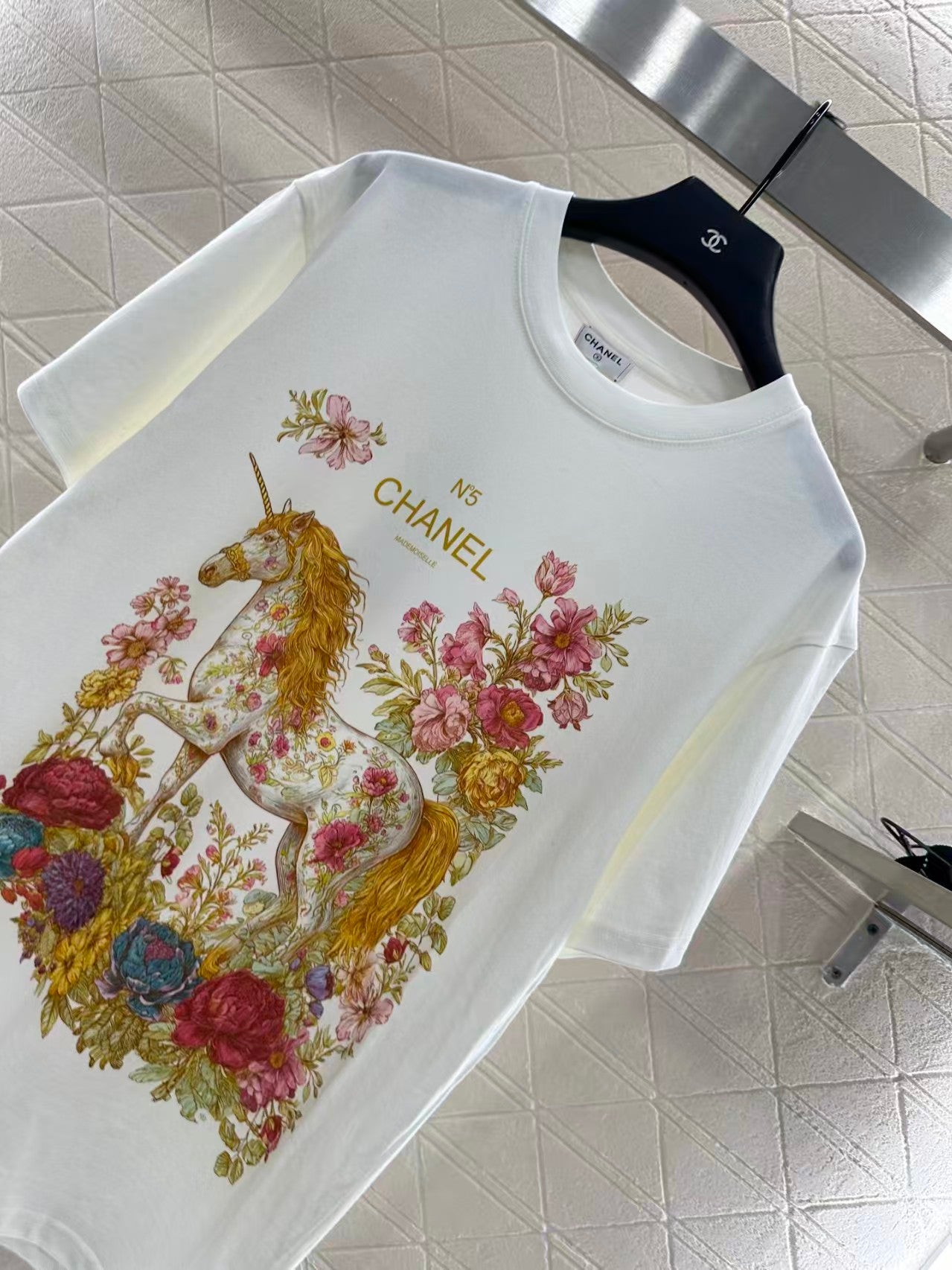 New round neck printed short sleeved shirt