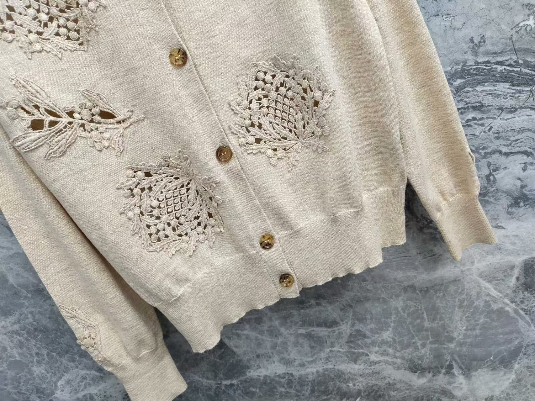 New embroidered knitted long sleeved cardigan