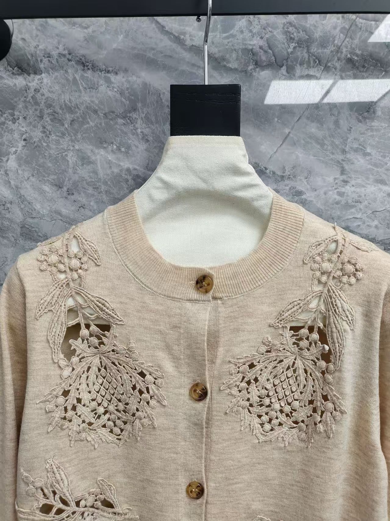 New embroidered knitted long sleeved cardigan