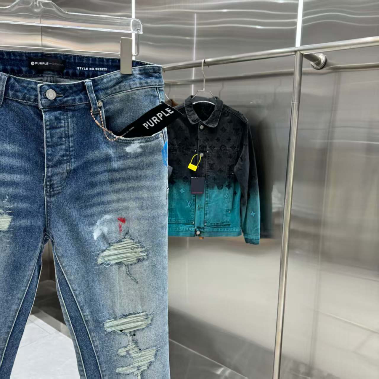New distressed graffiti micro horn elastic jeans