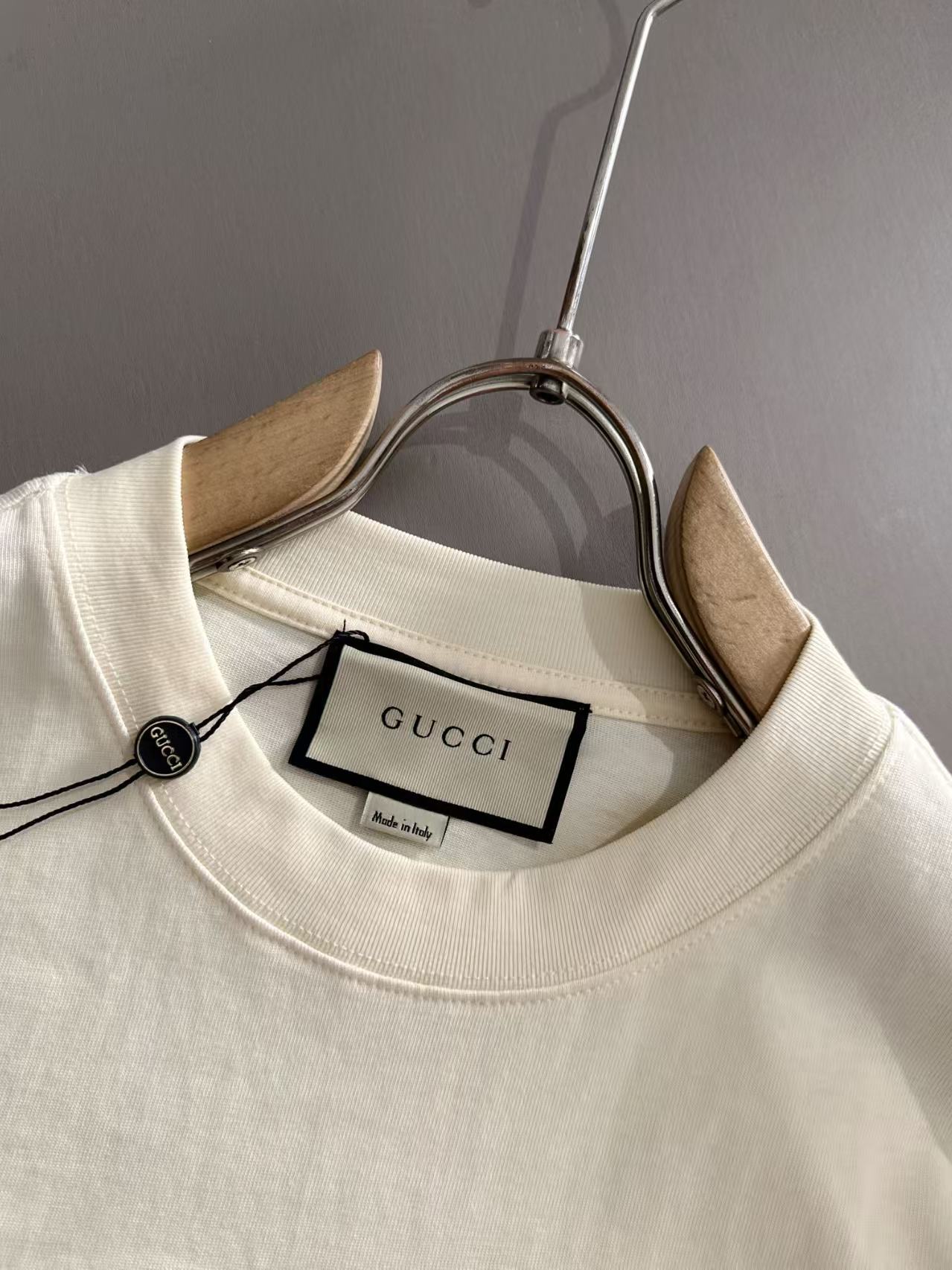 New adhesive letter long sleeved T-shirt