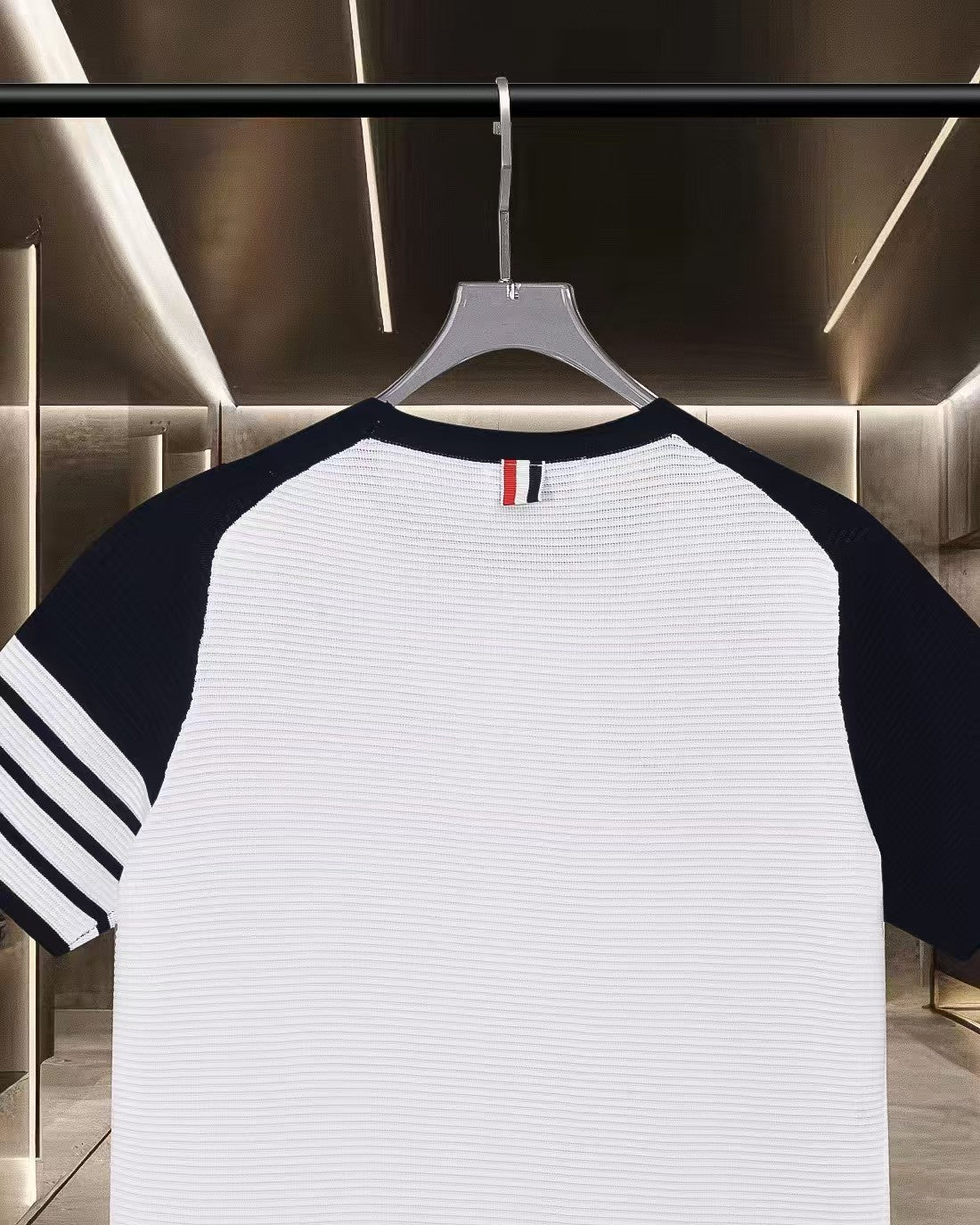 New color blocked knitted casual short sleeved T-shirt