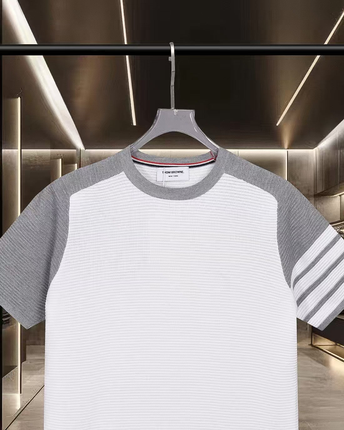 New color blocked knitted casual short sleeved T-shirt