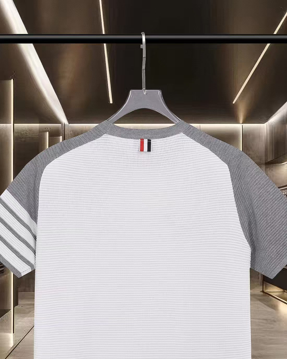 New color blocked knitted casual short sleeved T-shirt