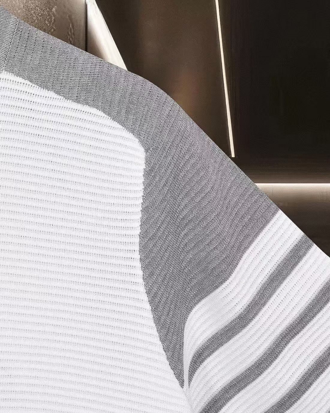 New color blocked knitted casual short sleeved T-shirt