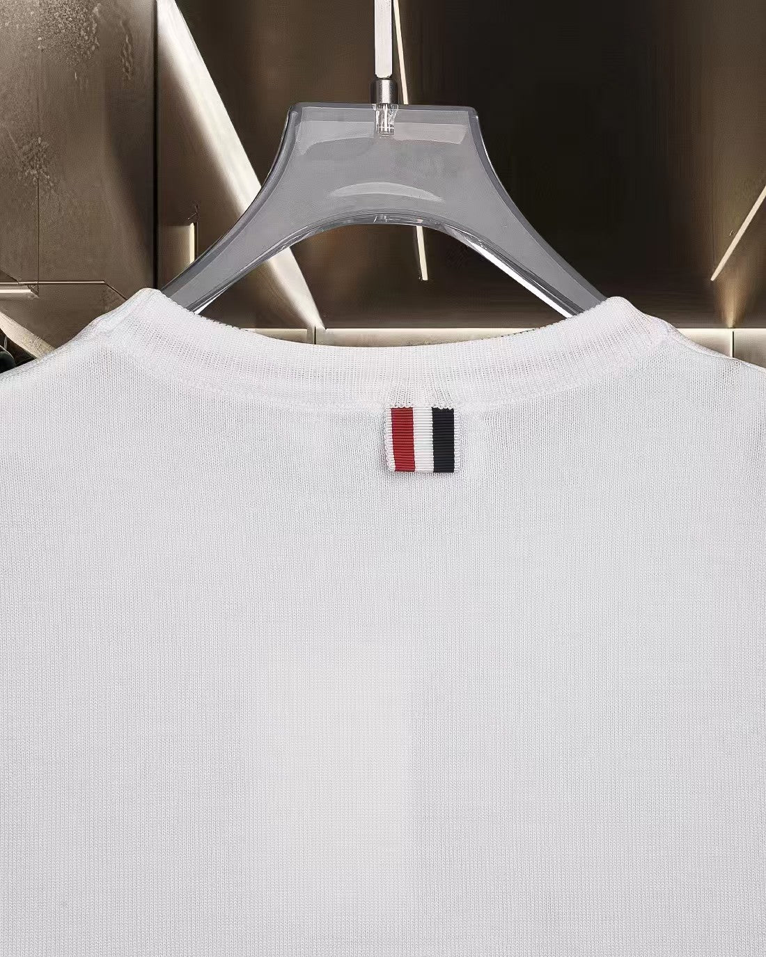 New color blocked four bar knitted casual short sleeved shirt