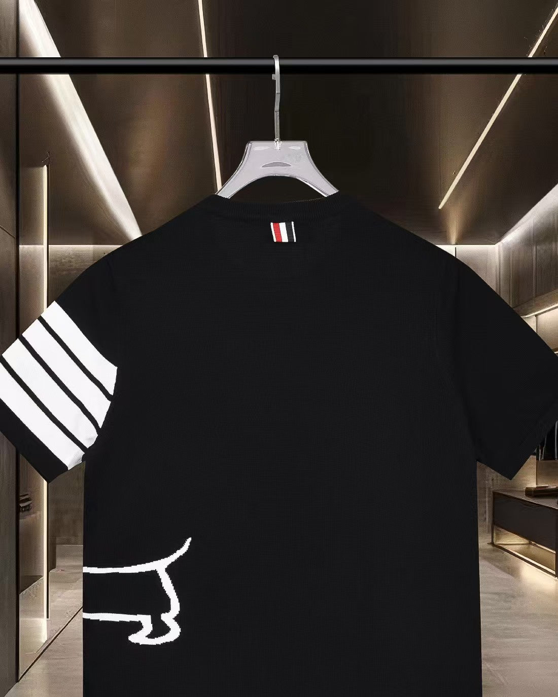 New color blocked four bar knitted casual short sleeved shirt