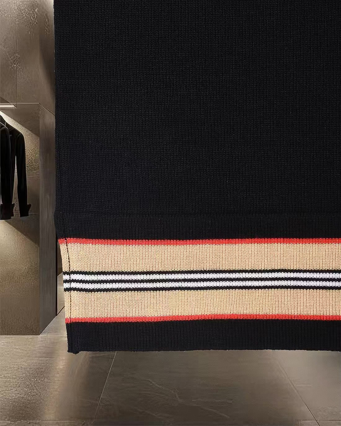 New striped knitted casual short sleeved T-shirt