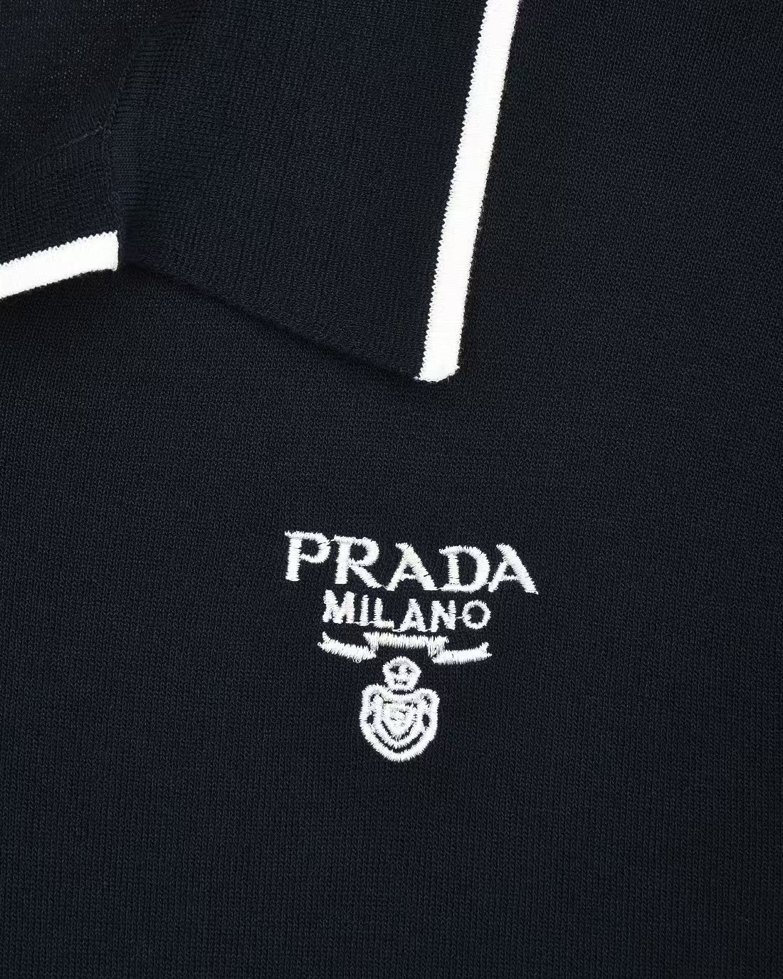 New embroidered knitted short sleeved polo shirt