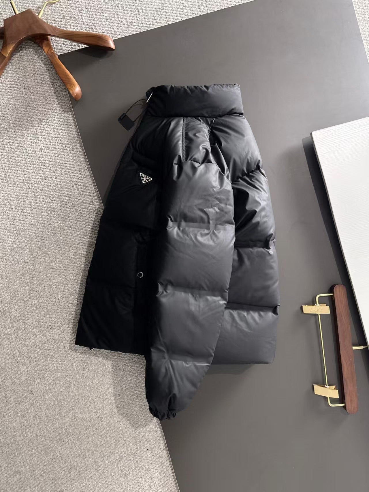 New pocket style coated down jacket