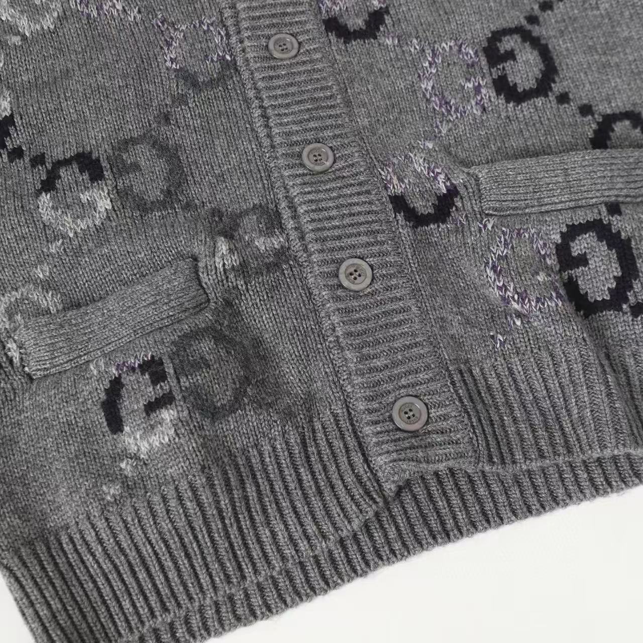 New fully printed knitted cardigan