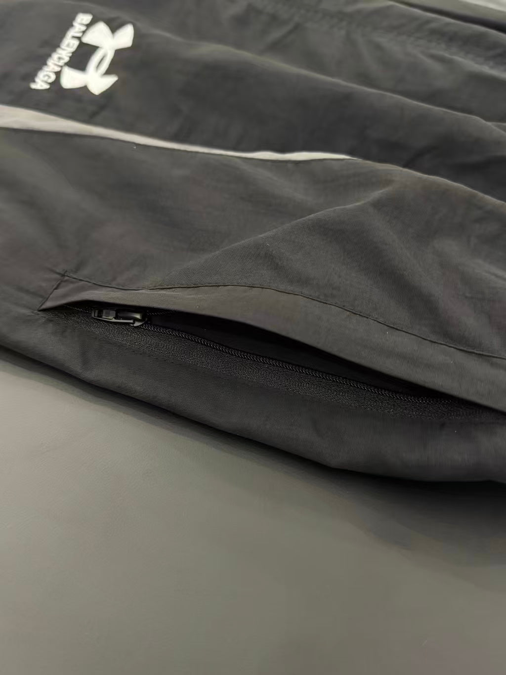 New embroidered sports pants