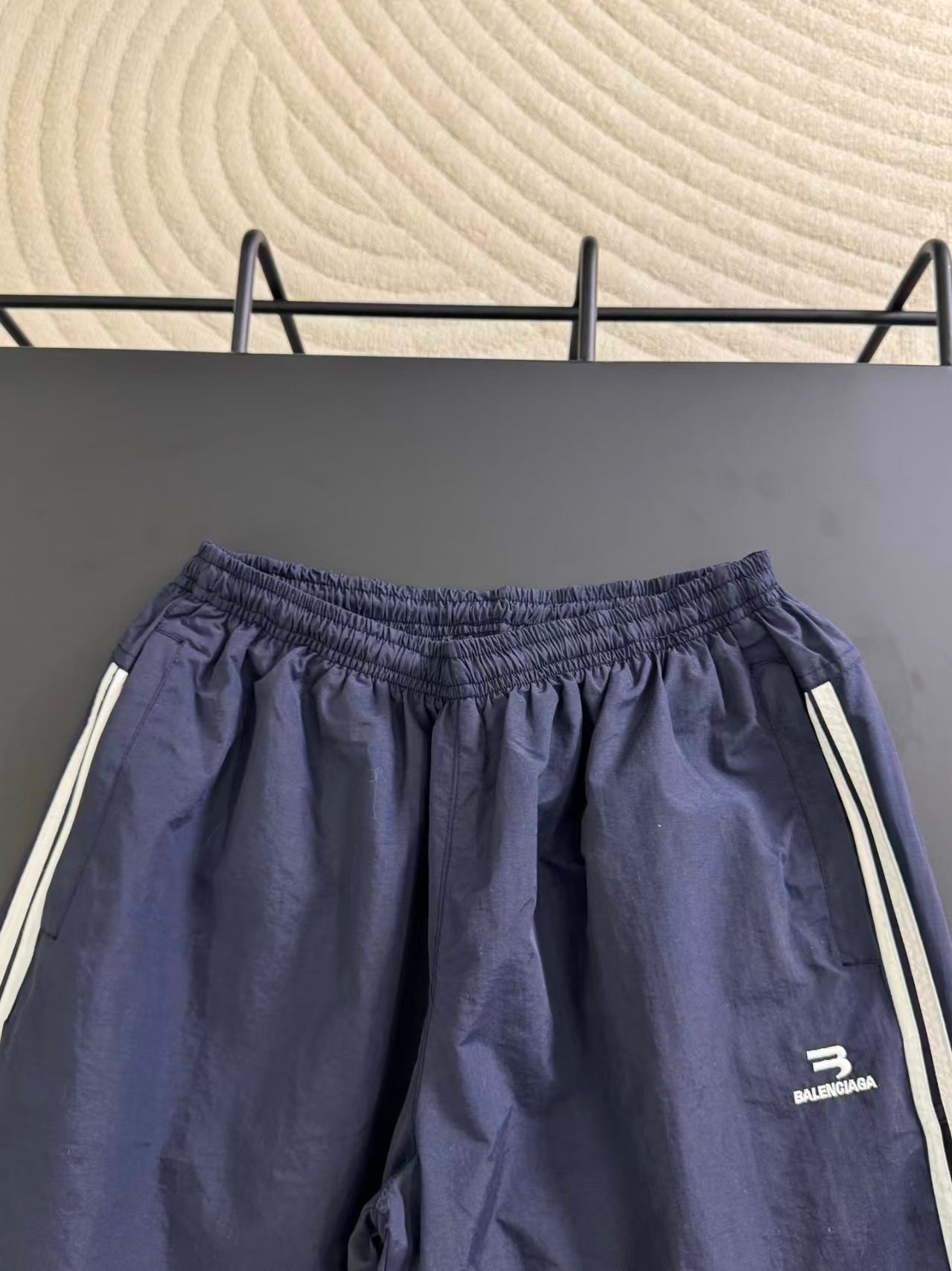 New spliced sports pants