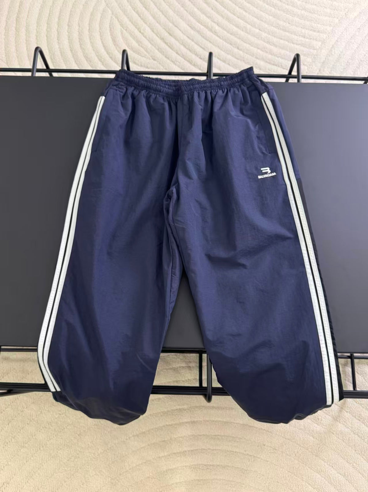 New spliced sports pants