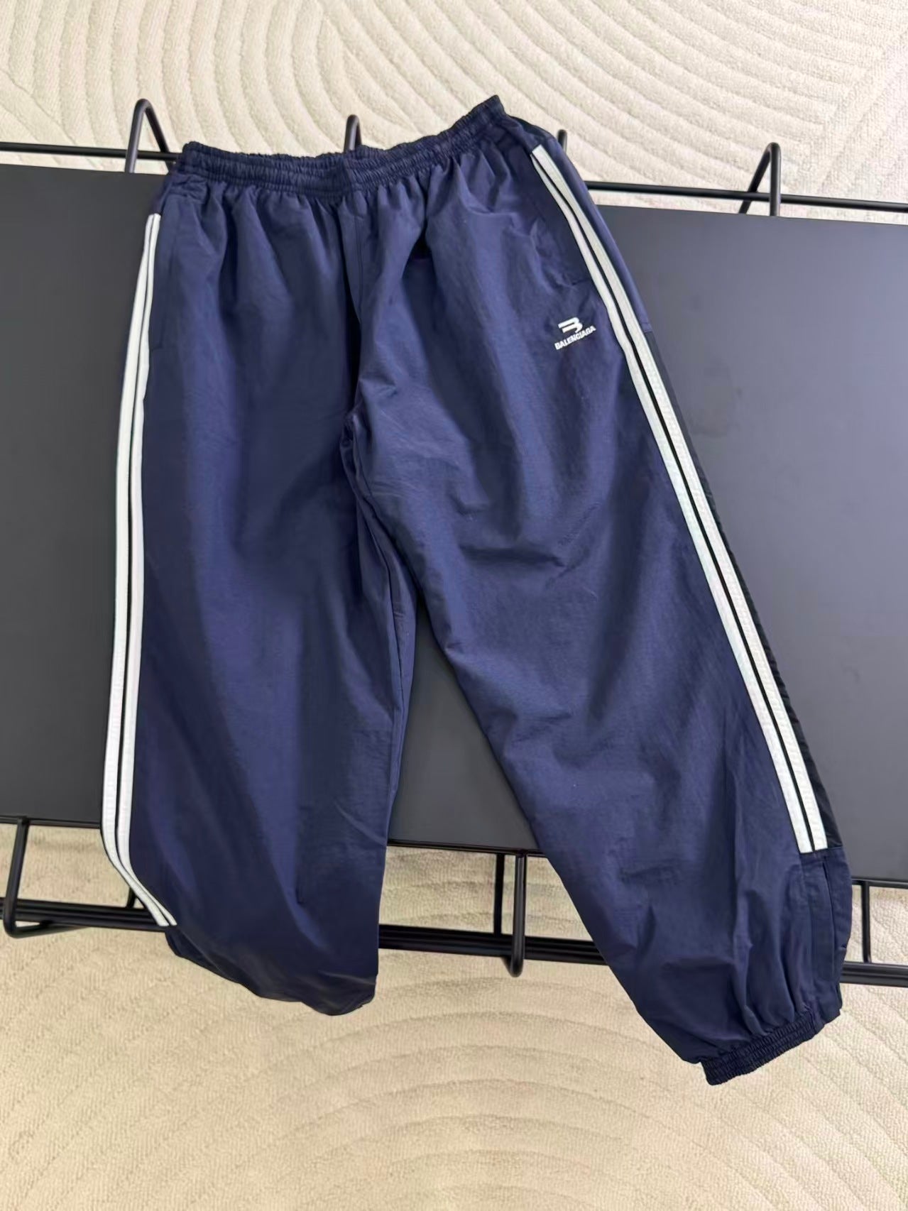 New spliced sports pants