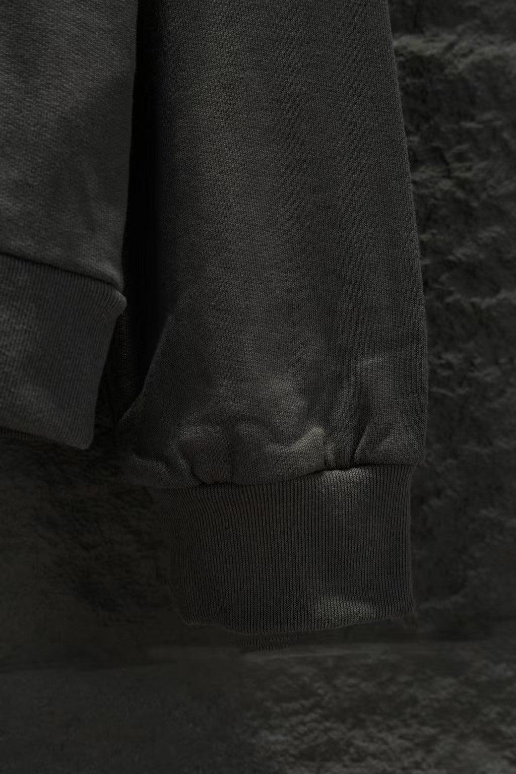 New open chest embroidered hooded sweatshirt