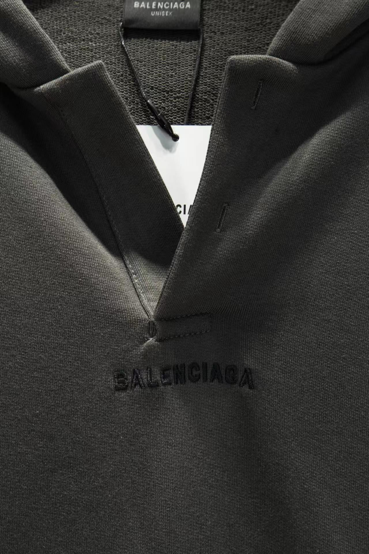 New open chest embroidered hooded sweatshirt